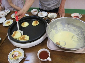 男性も手慣れています。