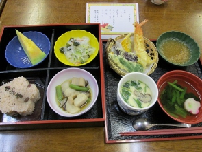 お祝い膳、厨房職員の愛がこもっています。