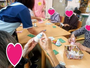 毛糸を巻いていきます