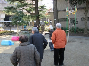 ユニークな動物のモニュメントを楽しみます。