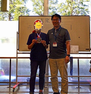 1日目　紅組代表のお客様と記念撮影