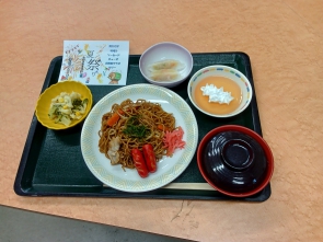 お食事も「出店感」のあるメニューで♪