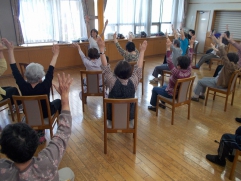 ５月の体操の会「アクティブサロン」の様子です。