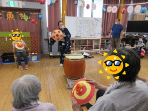 華麗な踊りを楽しまれました