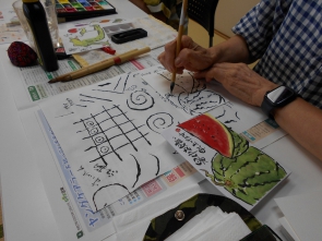 まず、線の練習をします。