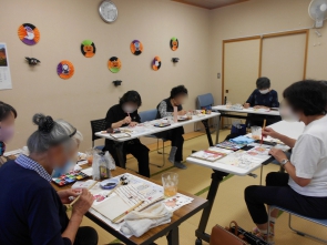 どんなメッセージを描こうかしら。