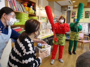 投げつける気マンマン