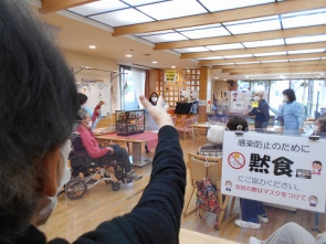 ジャンケンで順番を