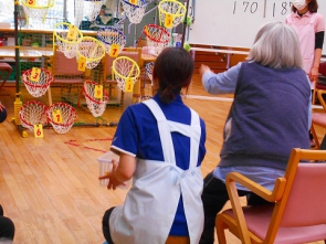 おっと！夢中になっても立ち上がらずに！（笑）