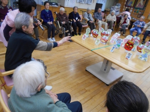 節分ゲーム「鬼当てゲーム」です。大いに盛り上がりました～)^o^(