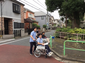 近くの公園まで