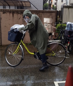 雨の日の訪問