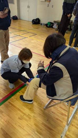 職員が見本を見せました