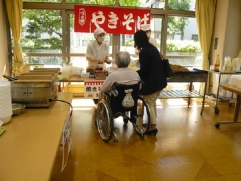 秋祭り模擬店の主役！やきそば！