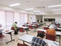 　　　　　　　　　静まり返った試験会場！！