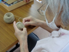 　　　指先の微妙な力加減が大切です！