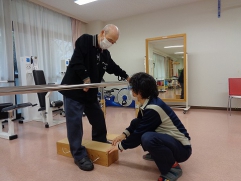 　　家に入る時に、段差があるんです。