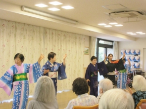 　　　　　　　　皆様での見事なご披露！！