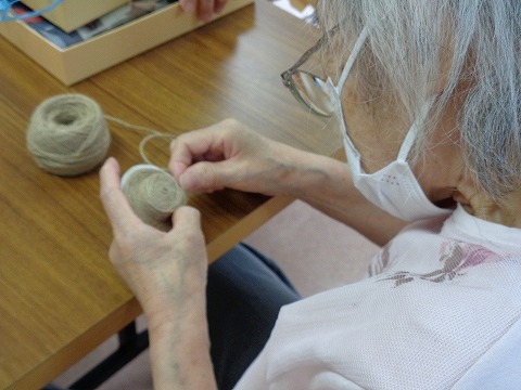 　　　指先の微妙な力加減が大切です！