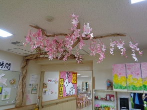 　　　田柄の不思議な木は、しだれ桜になりました！
