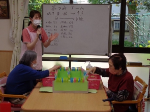 仲良しなお二人もゲームとなれば真剣勝負です