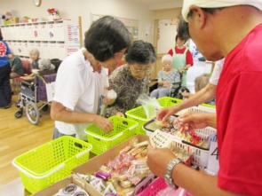 　　　　　　　　　駄菓子屋さん♪♪