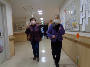 　　　　歩いて、歩いて・・・