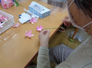 　　　細かい作業ですね。