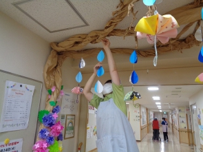 担当職員が取り付けます