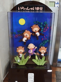 ☆今月の作品は、【月夜の踊り】（ごとうゆき）」になります☆