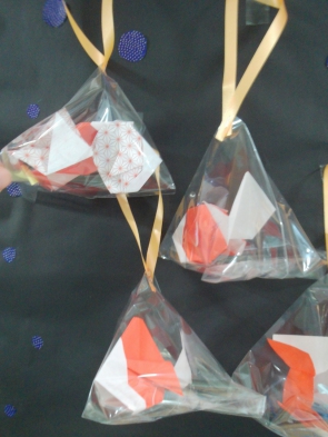 お祭りの金魚のよう…