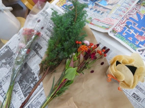  ワレモコウ・ケイトウ等季節の花です。
